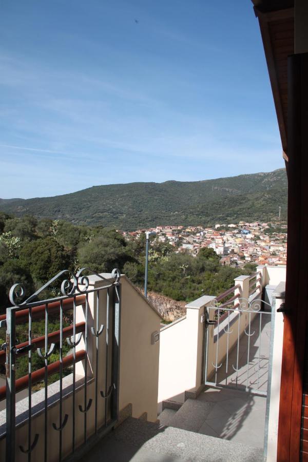 Appartamenti Amaretto E Pardula Fluminimaggiore Exterior foto